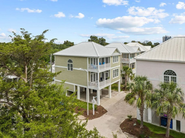 Beach House Blocks from Ocean